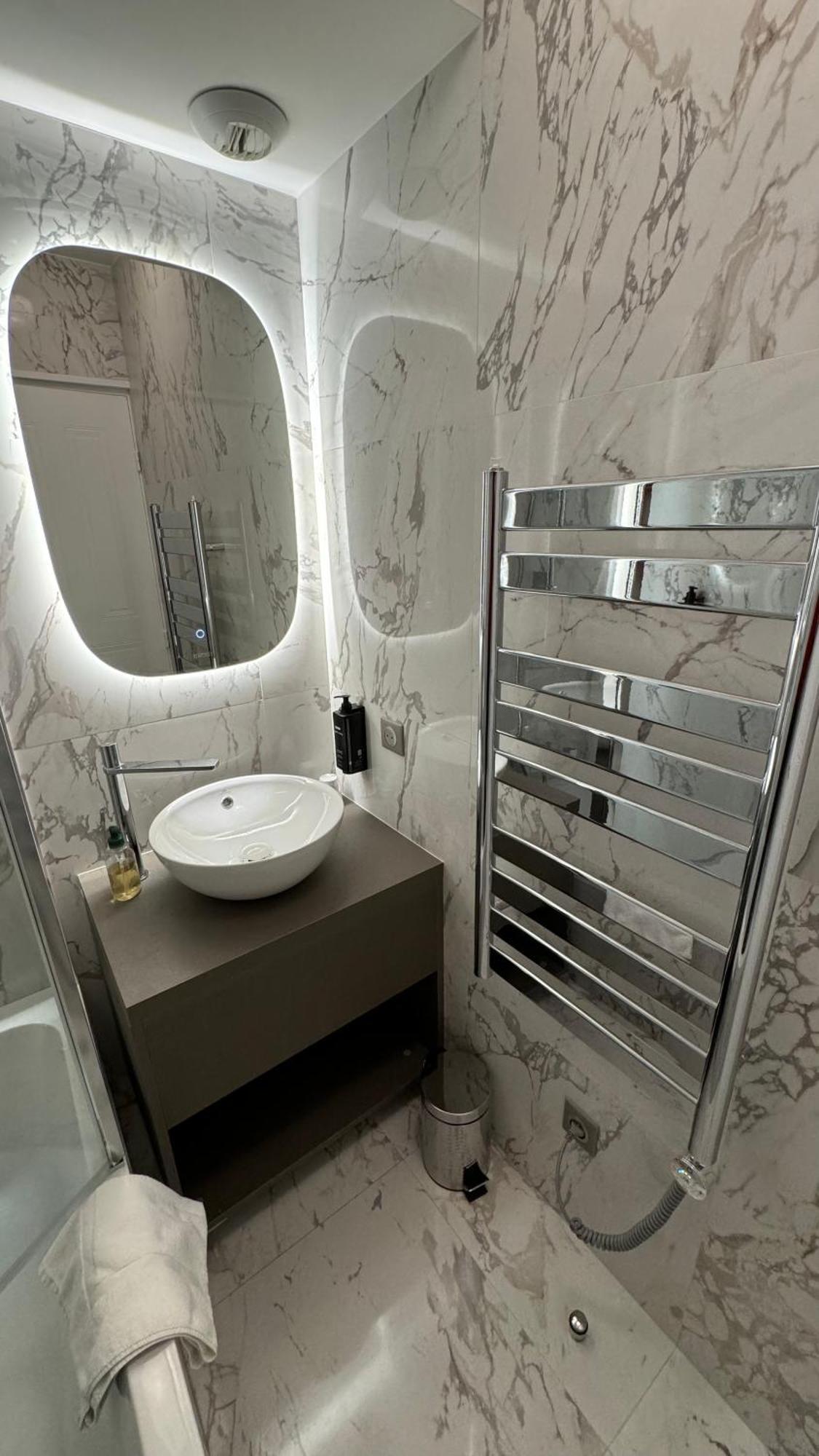 Penthouse Vue Mer Avec Rooftop,Jacuzzi,Et Parking Prive 앙티브 외부 사진
